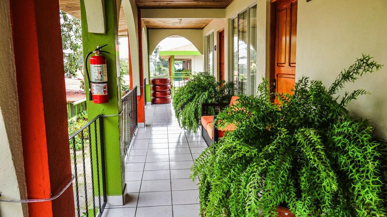 Hotel Las Flores Fortuna Ла Фортуна Экстерьер фото